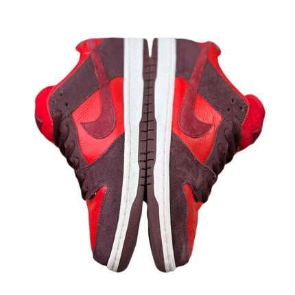 Nike SB Dunk Low ( Cherry ) taille 42.5