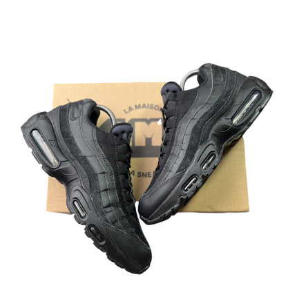 Nike Air Max 95 ( Triple Black ) taille 42.5