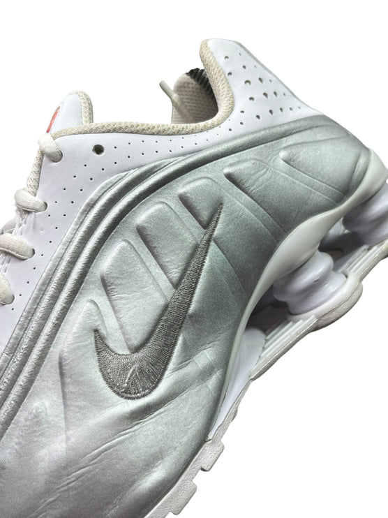 Nike Shox R4 ( White Metallic Silver ) taille 38.5