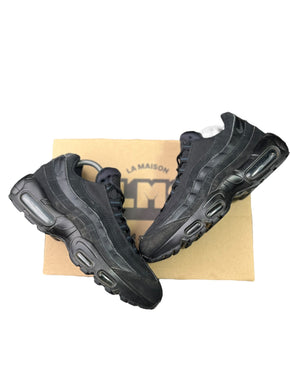 Nike Air Max 95 ( Triple Black ) taille 40