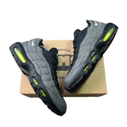 Nike Air Max 95 ( Black Neon ) taille 46