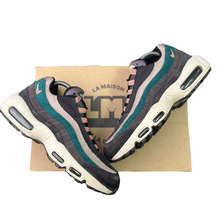 Nike Air Max 95 ( Grey Rainforest Bright Mango ) taille 40