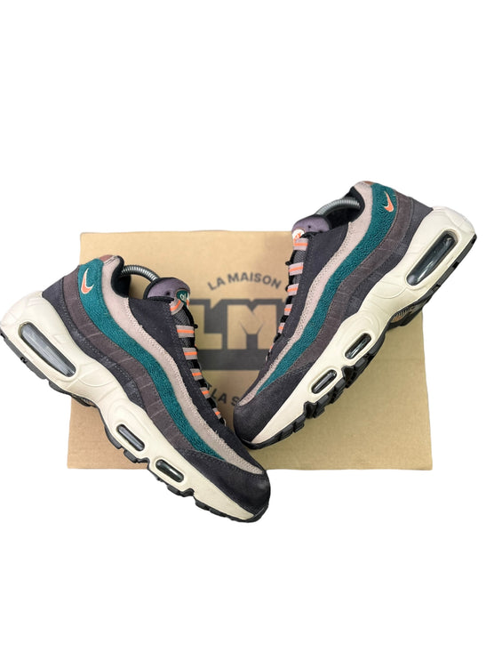 Nike Air Max 95 ( Grey Rainforest Bright Mango ) taille 40